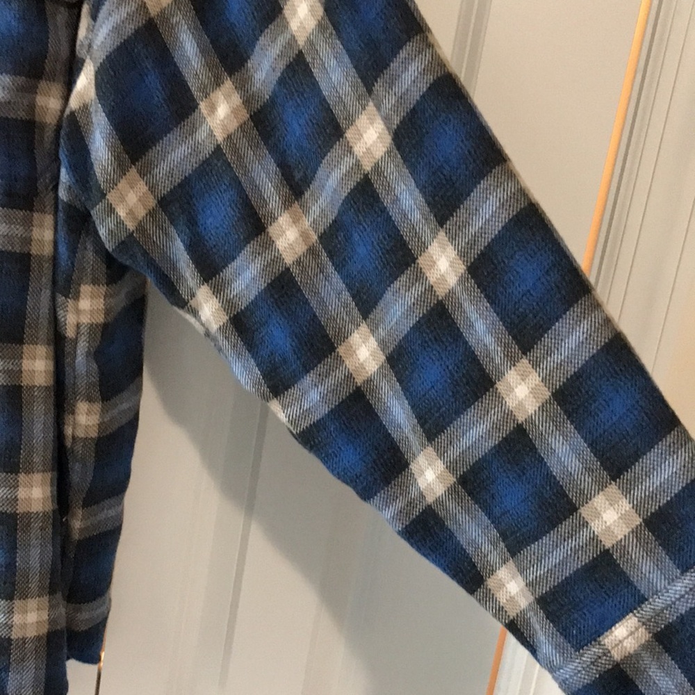 AEO- Plaid button down - Picture 5 of 14